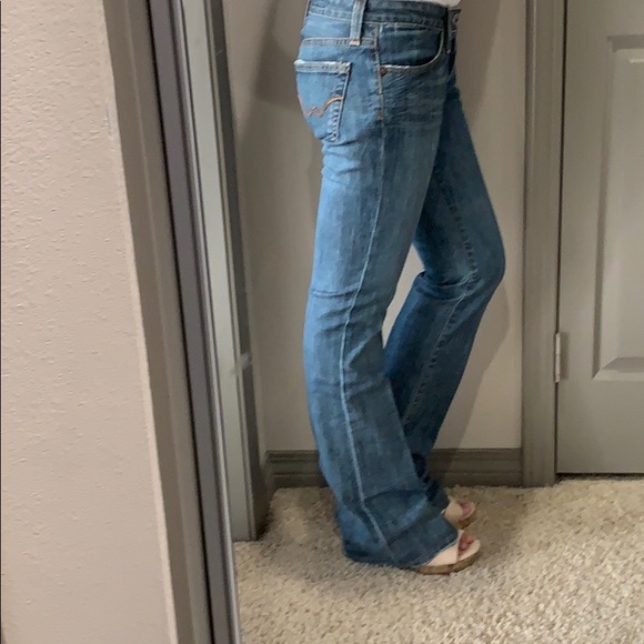 Authentic distressed AG “the angel” jeans - Picture 2 of 7